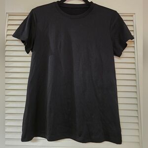 Black Short-Sleeve Lightweight Top